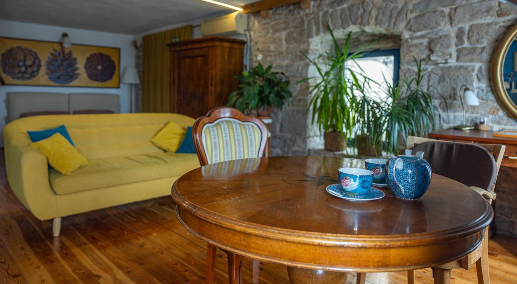 Old House Apartment โวดีเซ ภายนอก รูปภาพ