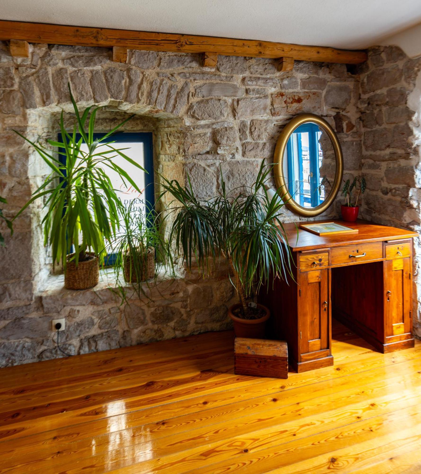 Old House Apartment โวดีเซ ภายนอก รูปภาพ