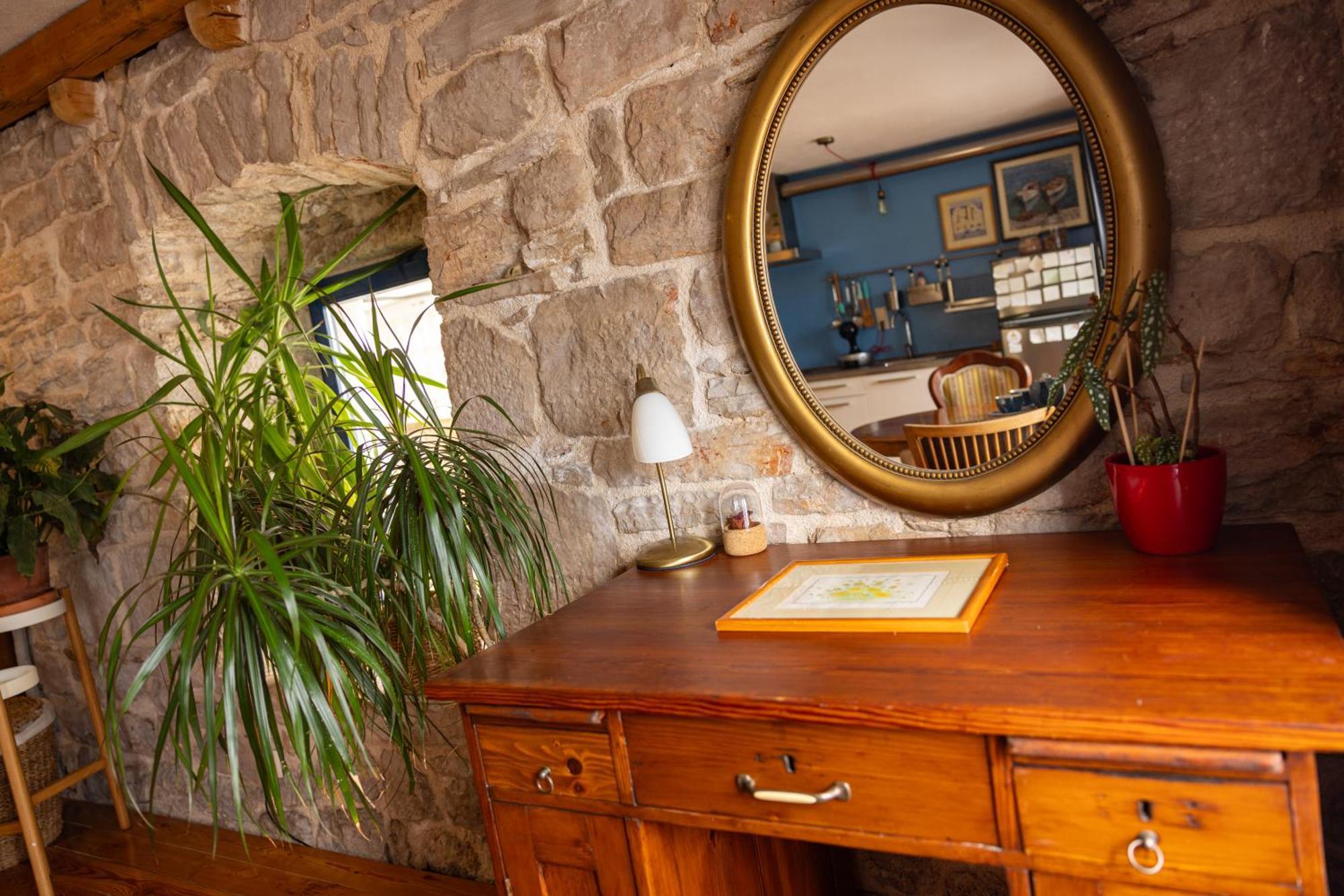 Old House Apartment โวดีเซ ภายนอก รูปภาพ