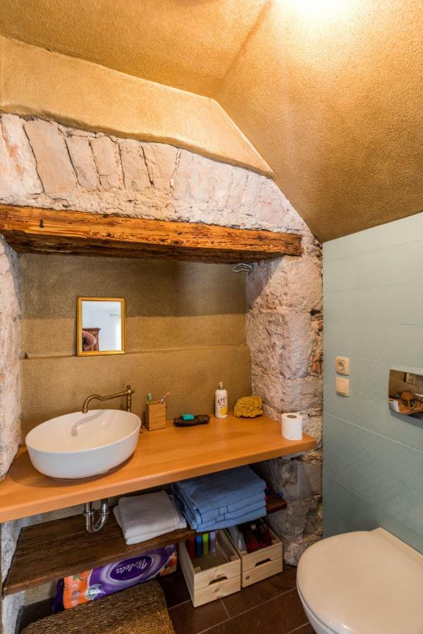 Old House Apartment โวดีเซ ภายนอก รูปภาพ